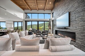 Smart TV, fireplace, stereo, offices