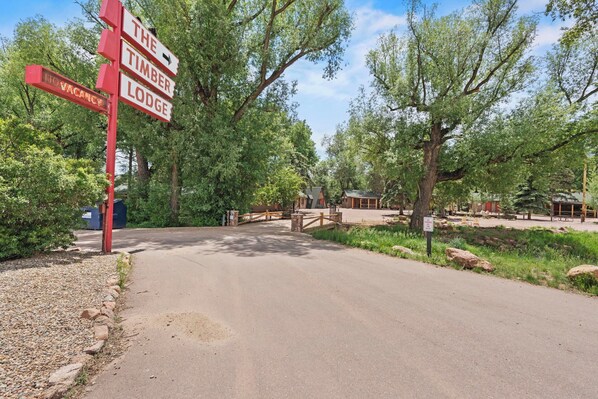 Property entrance - Timber Lodge Cabin 19 (Colorado Springs)
