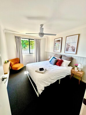 4 室のベッドルーム、アイロン / アイロン台、WiFi、ベッドシーツ