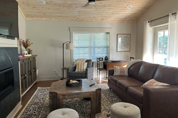 Télévision, cheminée