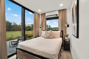 1 bedroom, internet, bed sheets