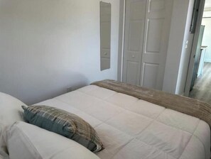 Internet, bed sheets