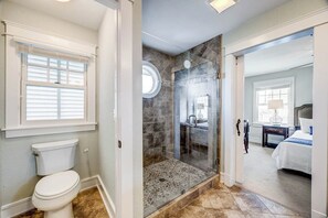 Shower, towels - Magnolia Cay | Oceanfront | Private Pool, Hot Tub, and Dog Friendly (Kill Devil Hills)