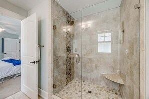 Douche, serviettes fournies