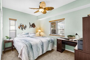 4 bedrooms, iron/ironing board, free WiFi, bed sheets - Sail into Paradise with Pool, Spa & Dockside Living - Captain Jack's Landing (Cape Coral)