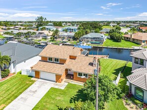 Exterior - Sail into Paradise with Pool, Spa & Dockside Living - Captain Jack's Landing (Cape Coral)