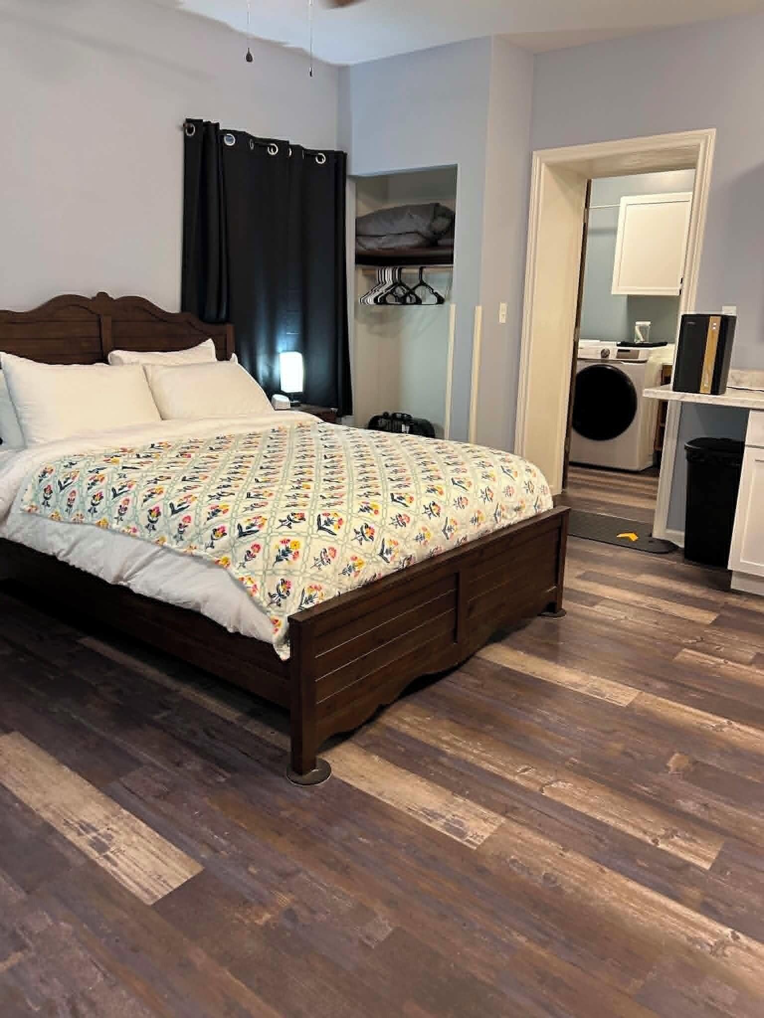 1 bedroom, WiFi (free), bed sheets