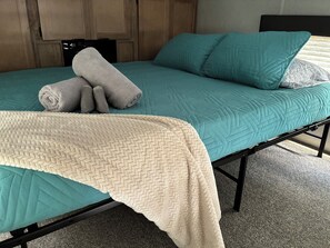 2 habitaciones, tabla de planchar con plancha y wifi gratis 