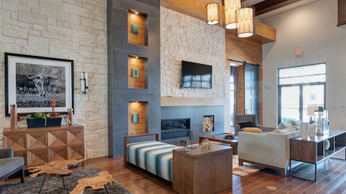 Landing Apartments - Grand Harbor