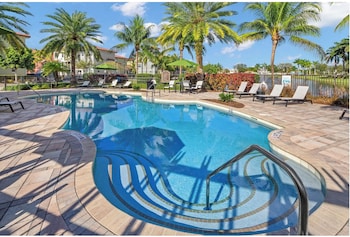 Miramar Apartments By Landing