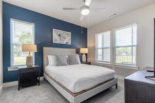 Decoración personalizada, muebles diferentes y escritorio 