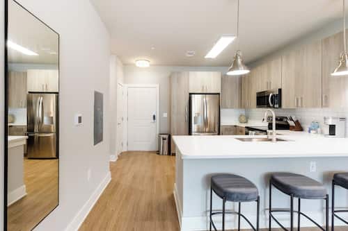 Apartment, 1 Bedroom | Private kitchen | Full-size fridge, microwave, oven, stovetop