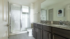 Appartement, 2 chambres (QueenBed) | Salle de bain