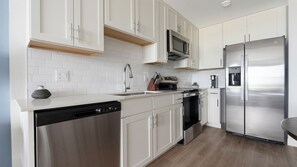 Apartment, 1 Bedroom | Private kitchen | Full-sized fridge, microwave, oven, stovetop