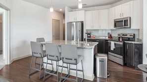Apartment, 1 Schlafzimmer | Eigene Küche | Großer Kühlschrank, Mikrowelle, Ofen, Herdplatte