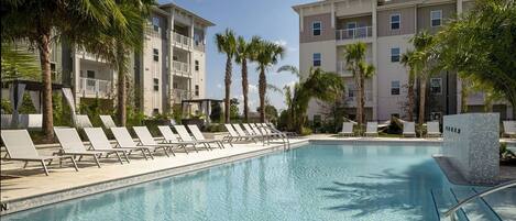 Außenpool, Liegestühle