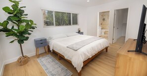 4 habitaciones, tabla de planchar con plancha, wifi y ropa de cama 