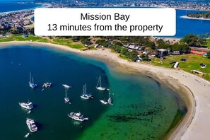 Sun-loungers, beach towels - The Citrus Oasis (San Diego)