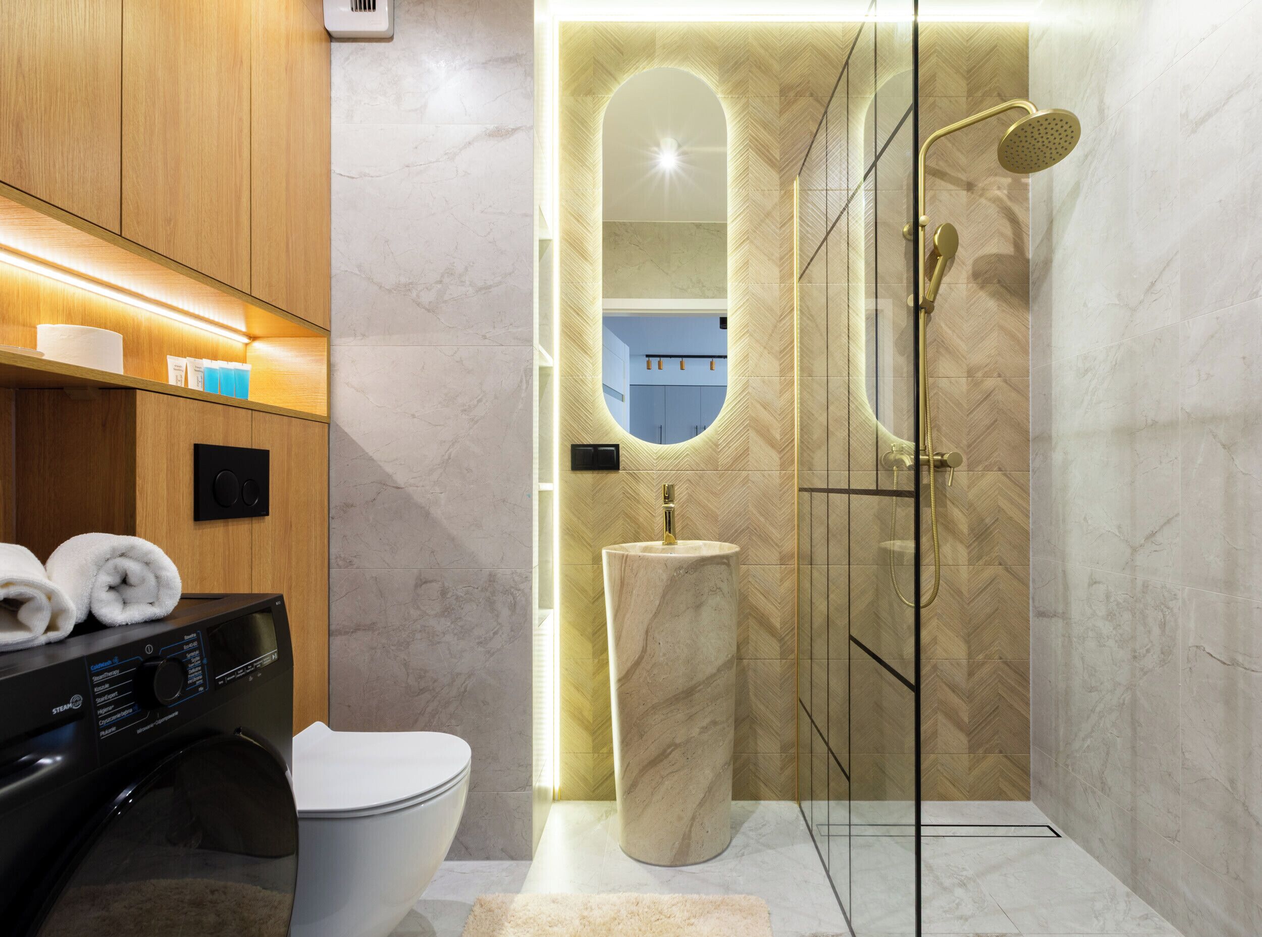 Douche, articles de toilette gratuits, sèche-cheveux