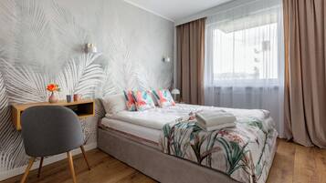 1 slaapkamer, een strijkplank/strijkijzer, wifi, beddengoed