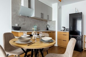 Kylskåp, ugn, spishäll och diskmaskin