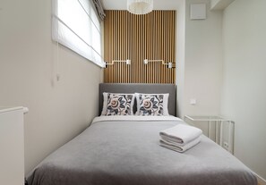 Bügeleisen/Bügelbrett, WLAN, Bettwäsche