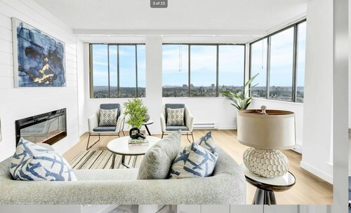 Cozy, Modern 2 bedroom condo in Burnaby