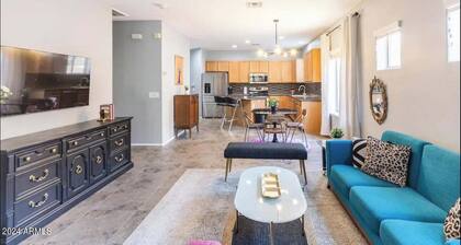 Stylish 3BR/2BA in Gated Community-Walk to Westgate Entertainment District!