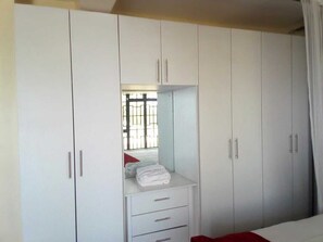 Family Villa, Garden View | Free WiFi, bed sheets