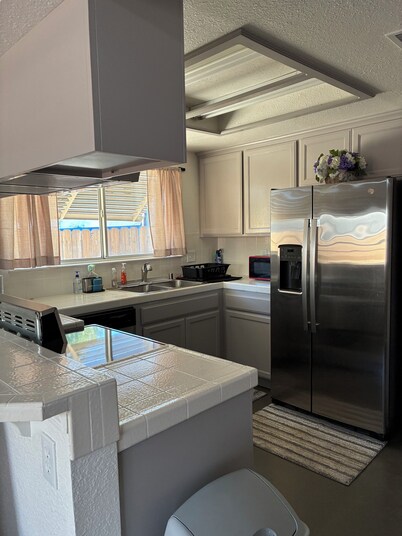 Little Palace in Turlock. 3 bdrm, 2 bath. Steps from Stanislaus Univ. & Hospital