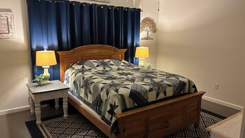 3 habitaciones, escritorio, tabla de planchar con plancha y wifi gratis