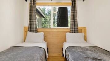 3 bedrooms, free WiFi, bed sheets