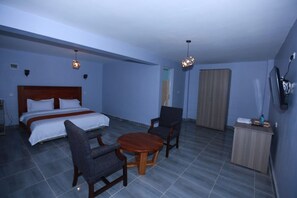 Family Quadruple Room, Garden View | Free WiFi, bed sheets