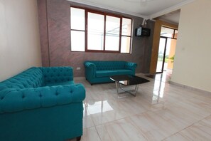 Lounge - Eastern Ark Hotel (Nguluni)