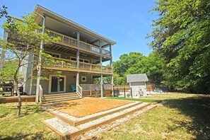 Exterior - Barefoot Manor - 4 BR home w/Private Pool, just a short distance from the beach (Southern Shores)