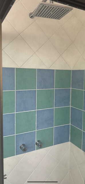 Hair dryer, towels, toilet paper - Casa de 2 Habitaciones en zona norte (Santa Cruz de la Sierra)