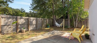 Convenience in Central Pensacola, Pet Friendly!