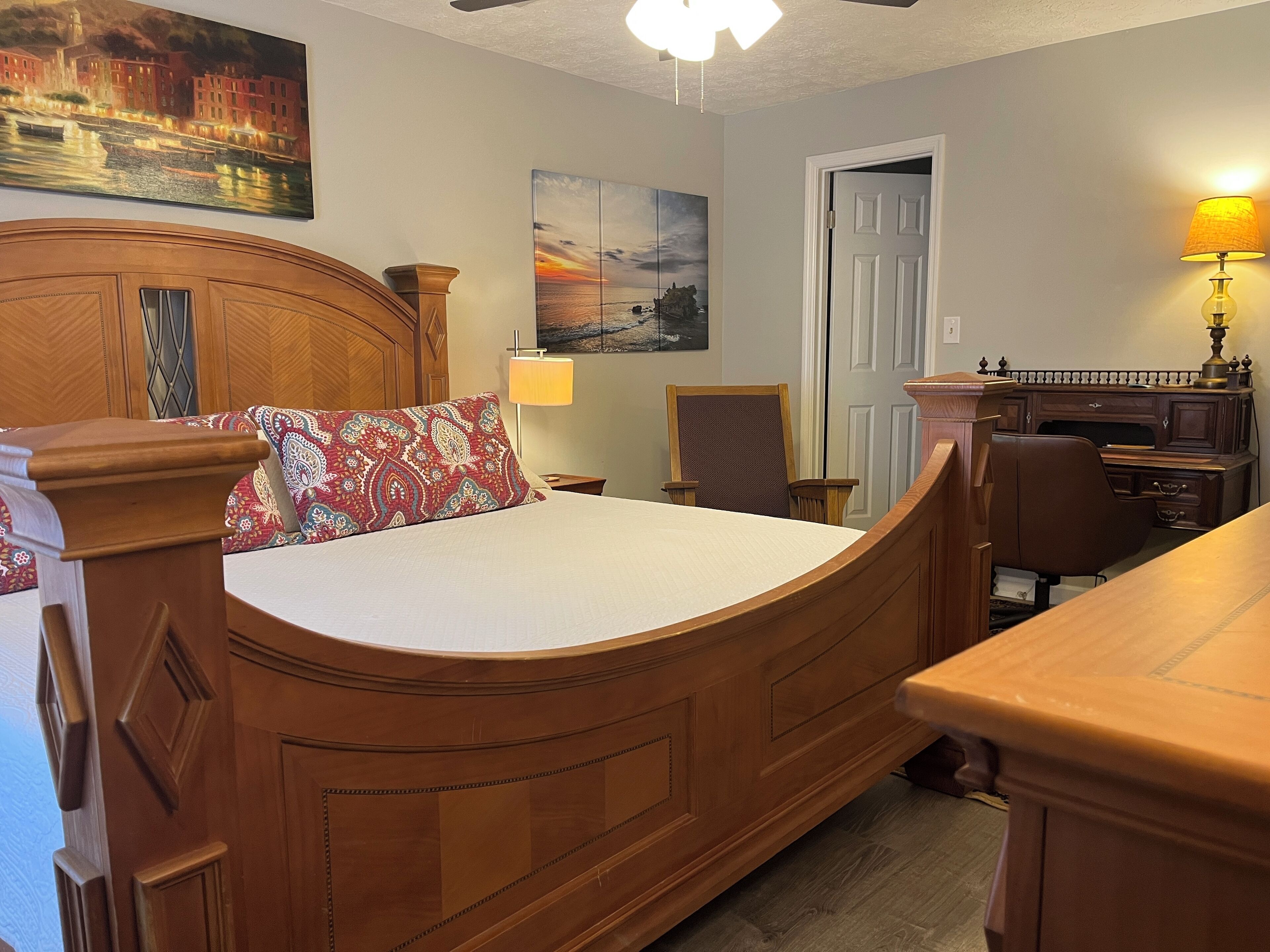 3 bedrooms, desk, iron/ironing board, free WiFi