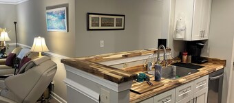 Convenient 3 bed 2 bath condo near Memorial Park, Five-points, & UGA in Athens