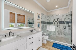 Unclassified image, 4 of 50, button