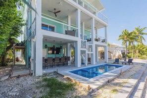 Piscine extérieure, piscine chauffée