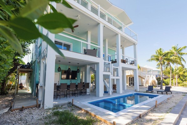 Outdoor pool, a heated pool