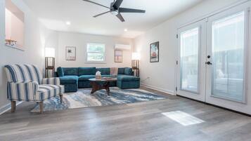 Smart-TV, videospill og fotballspill