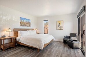 2 bedrooms, iron/ironing board, internet, bed sheets