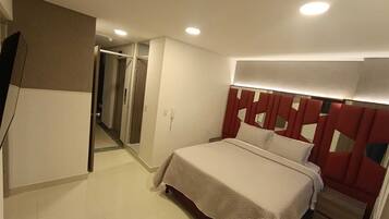 Blackout curtains, free WiFi