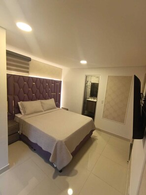 Blackout curtains, free WiFi