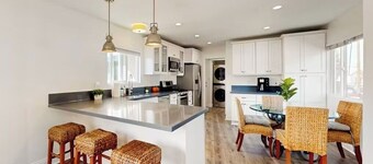 Spacious 2BR 2BA Cliffside Bungalow Near SDSU • Jacuzzi Tub •Family Friendly