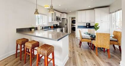 Spacious 2BR 2BA Cliffside Bungalow Near SDSU • Jacuzzi Tub •Family Friendly