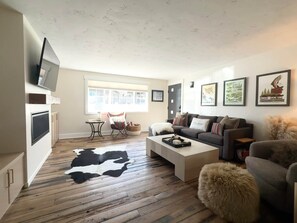 TV, fireplace, ping pong