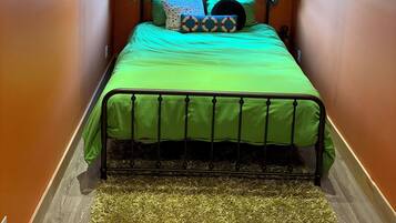 1 bedroom, free WiFi, bed sheets